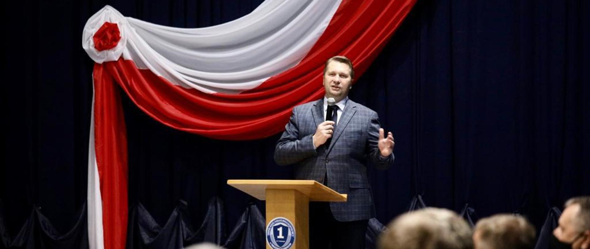 Wizyta Ministra Edukacji i Nauki w szkołach w Tomaszowie Mazowieckim