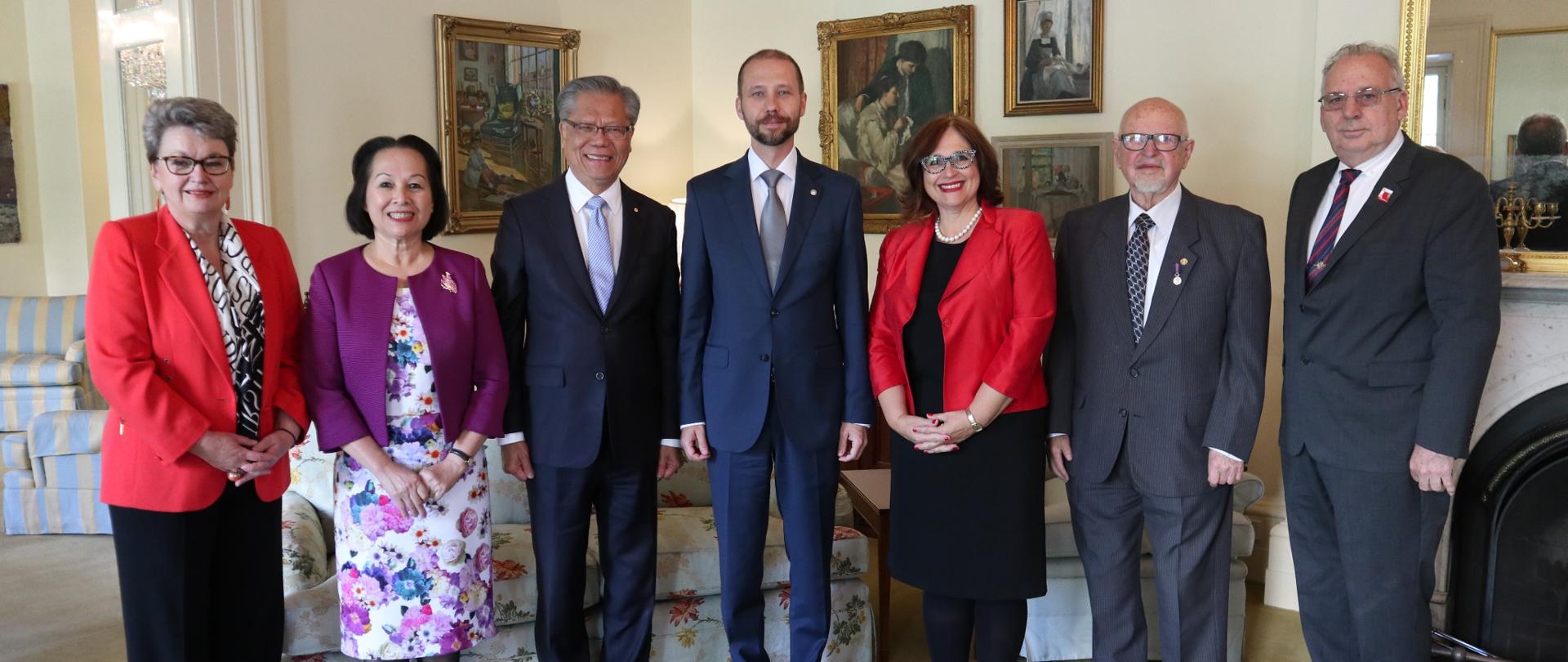 Ambasador M. Kołodziejski i Konsul Gosia Hill na spotkaniu z Gubernatorem Australii Południowej Hieu Van le