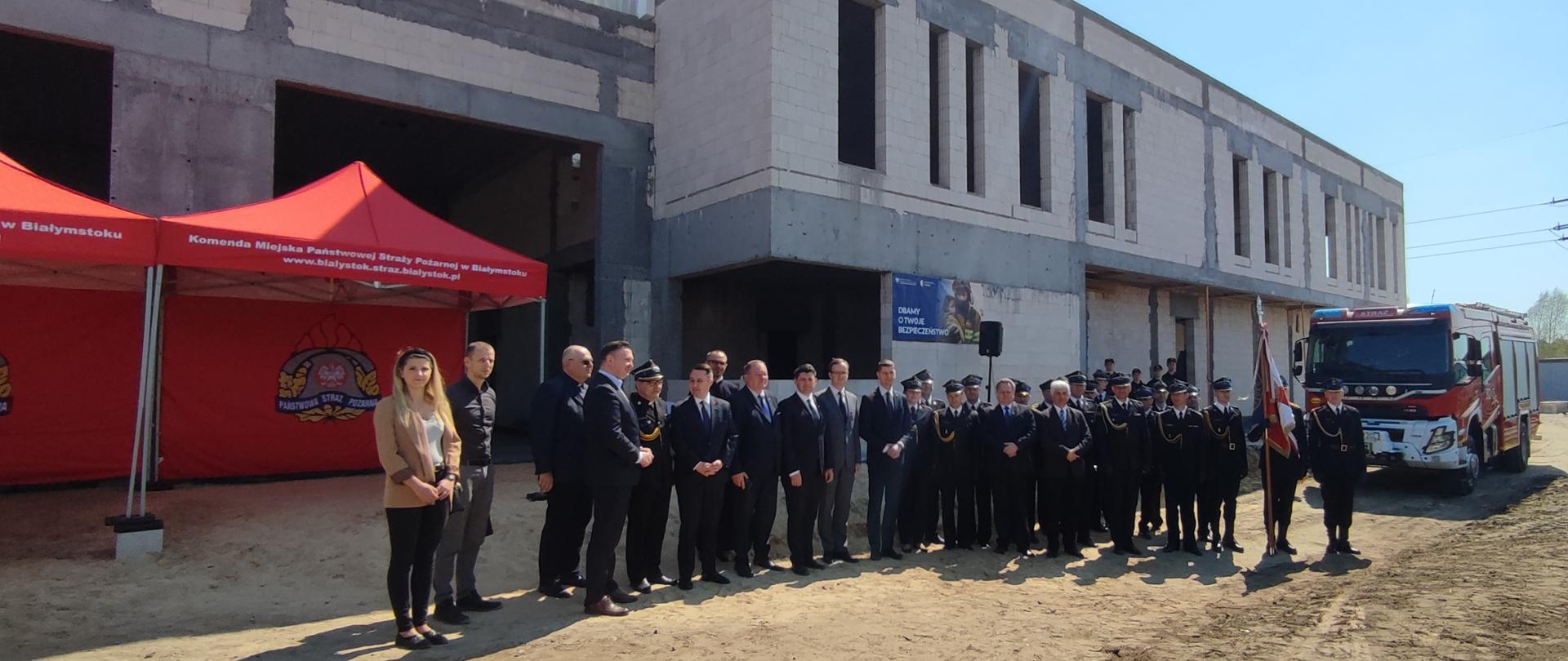 Wmurowanie aktu erekcyjnego i kamienia węgielnego 