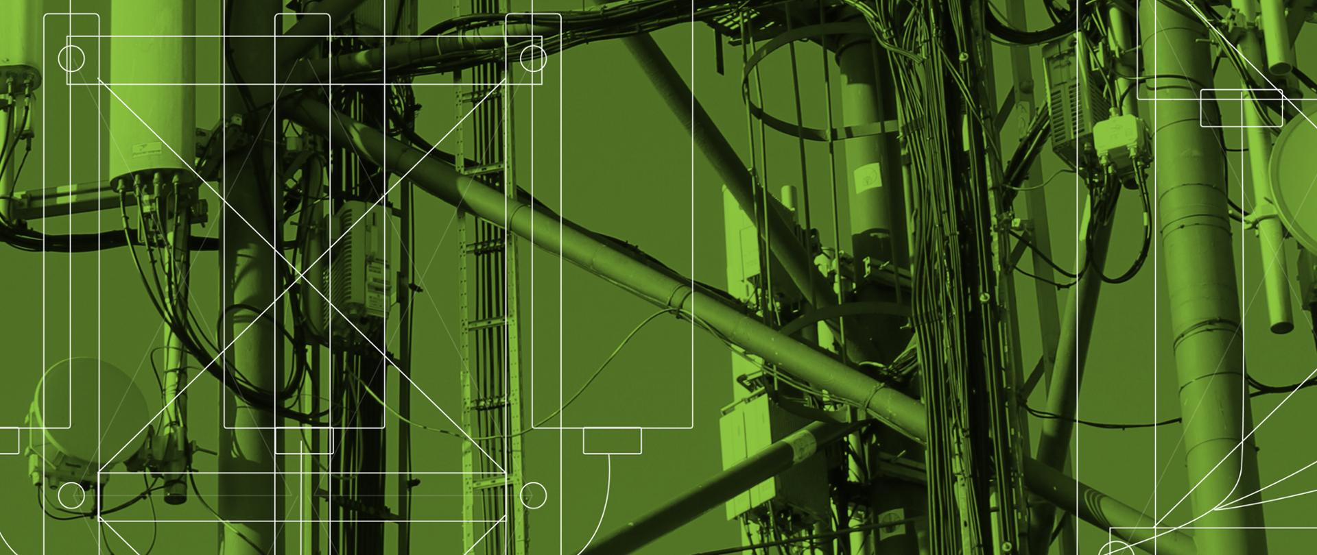 Na zdjęciu widoczne są anteny sieci komórkowych. 