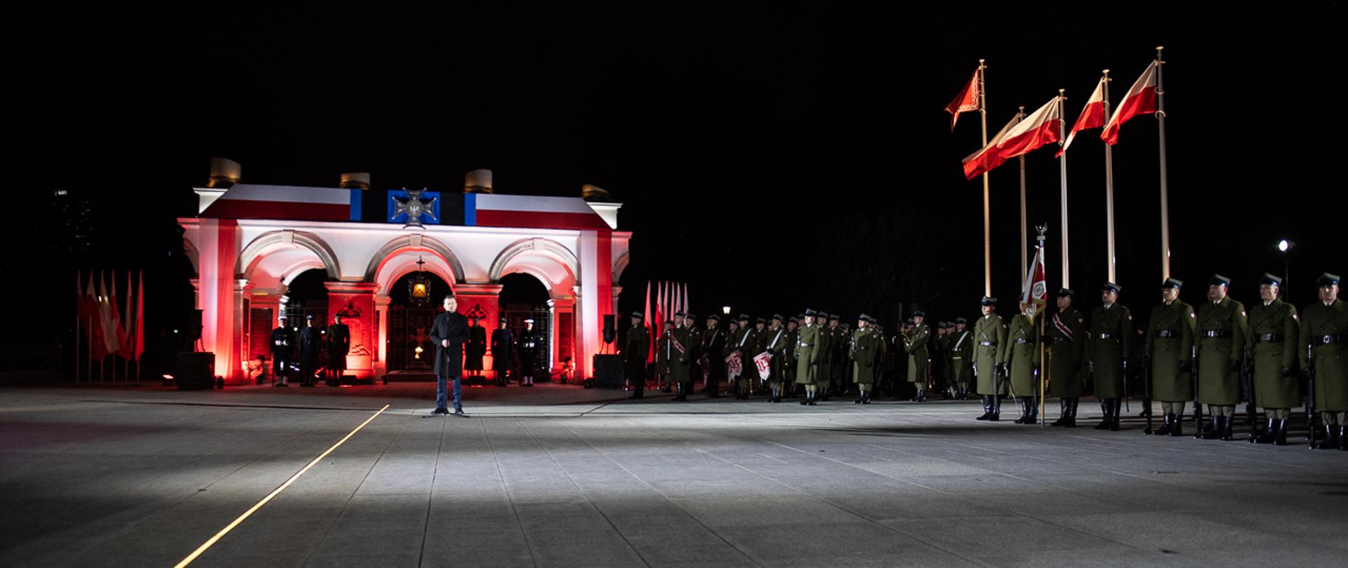 Minister Mariusz Błaszczak, szef MON uczestniczył w uroczystym Apelu Pamięci z okazji Narodowego Dnia Pamięci Żołnierzy Wyklętych, który odbywa się na Placu Marszałka Józefa Piłsudskiego przed Grobem Nieznanego Żołnierza.