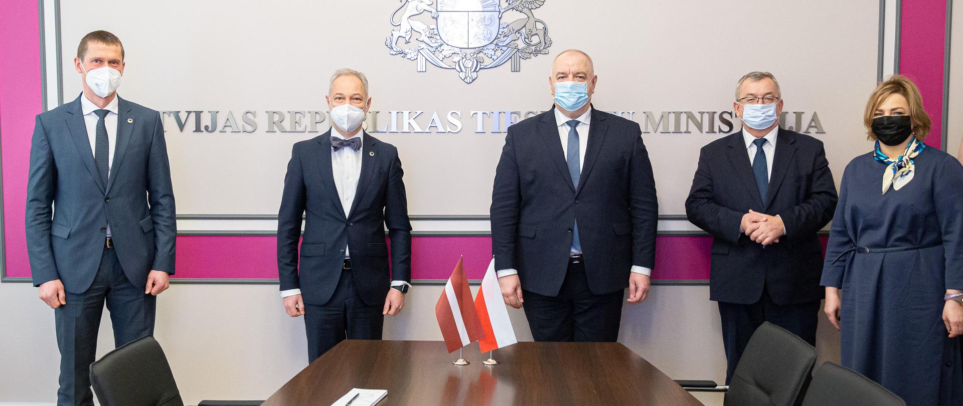 Rozmowy ministrów o transporcie w Rydze