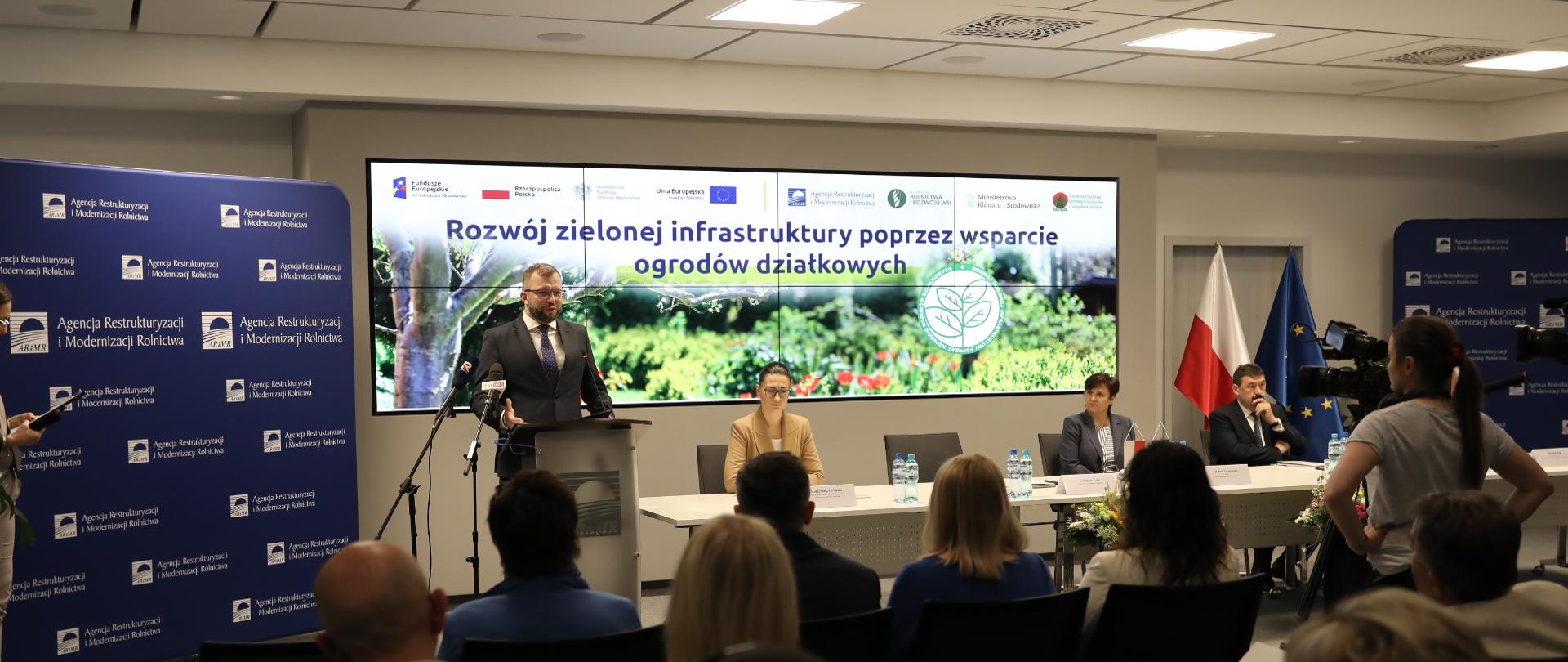 Rozwój zielonej infrastruktury poprzez wsparcie ogrodów działkowych – ruszają szkolenia dla grantobiorców 