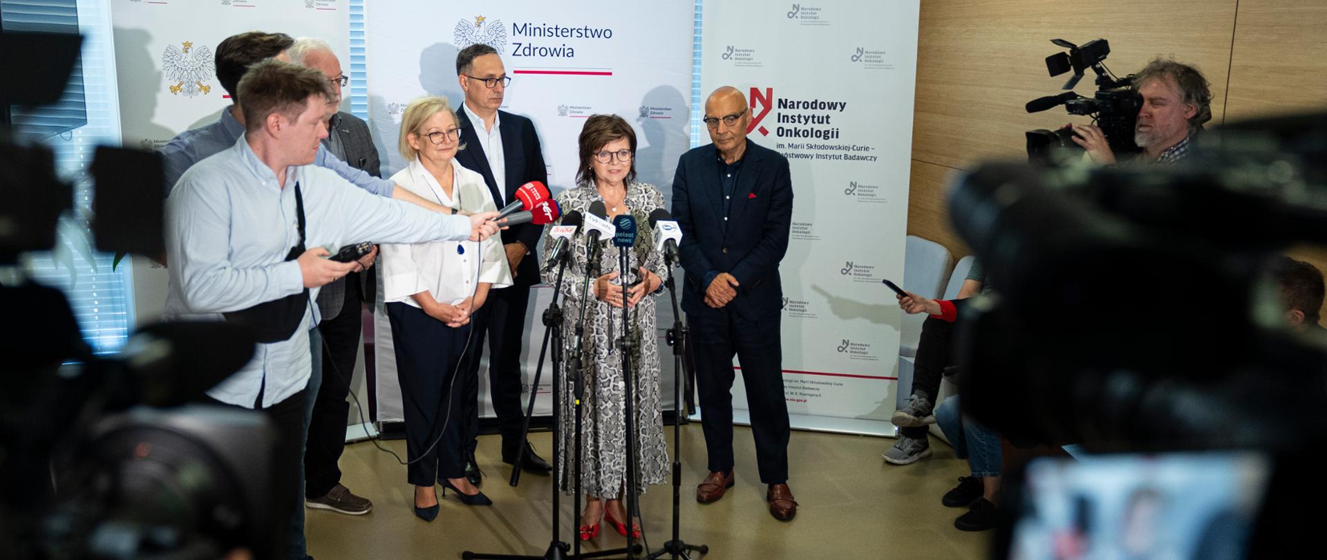 Na zdjęciu minister zdrowia Izabela Leszczyna w NIO 