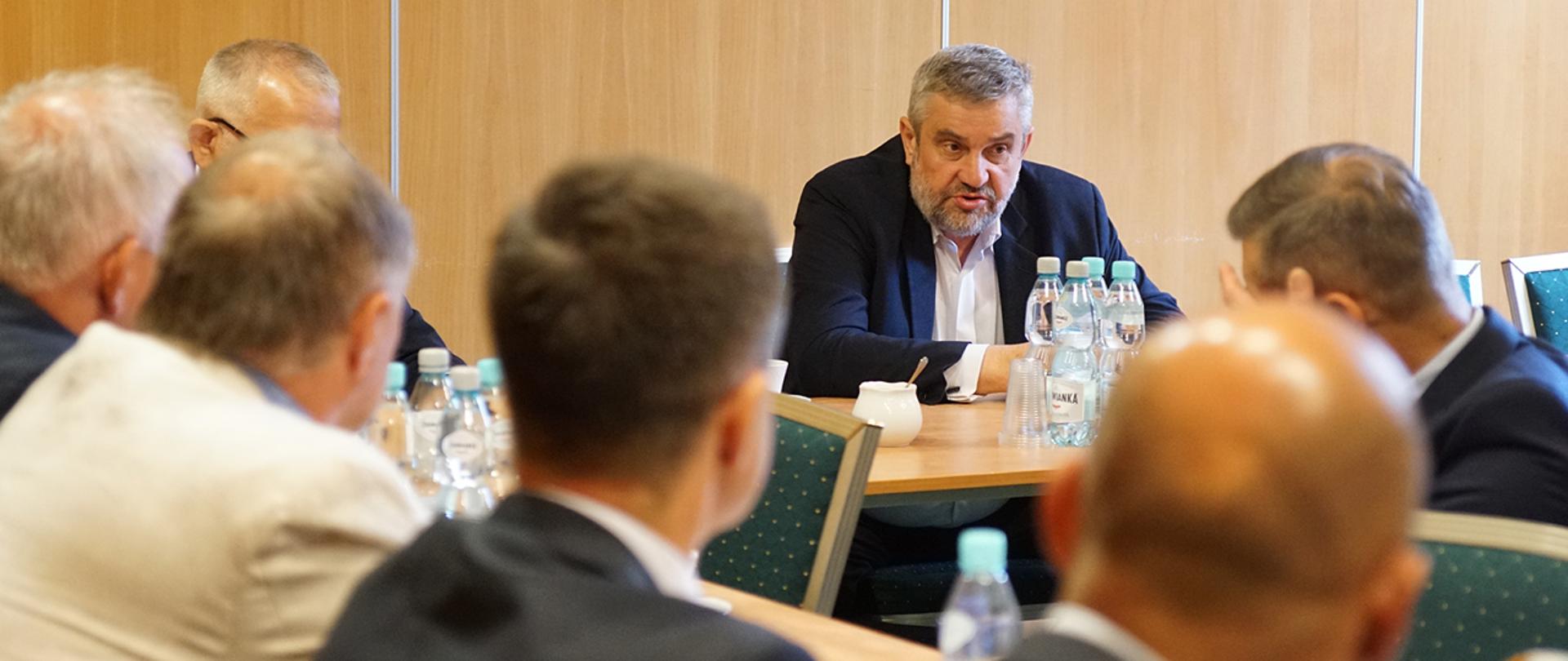 Minister Ardanowski na spotkaniu z przedstawicielami zakładów mięsnych