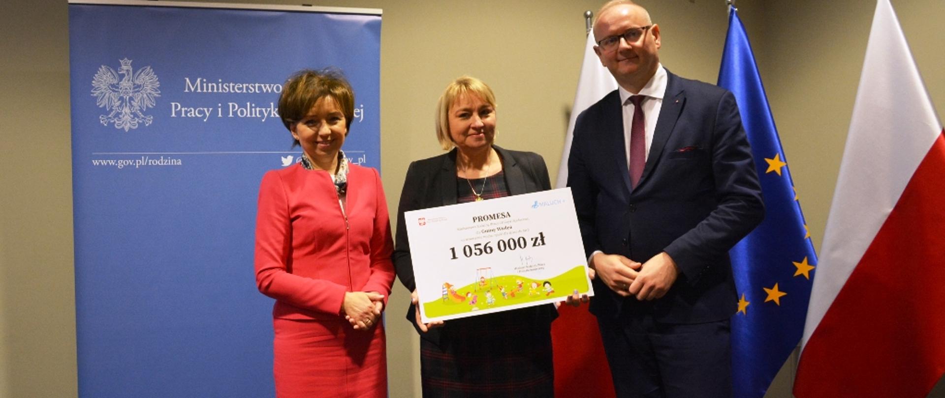 wręcze promes w Wielkopolsce. Na zdjęciu Minister Marlena Maląg