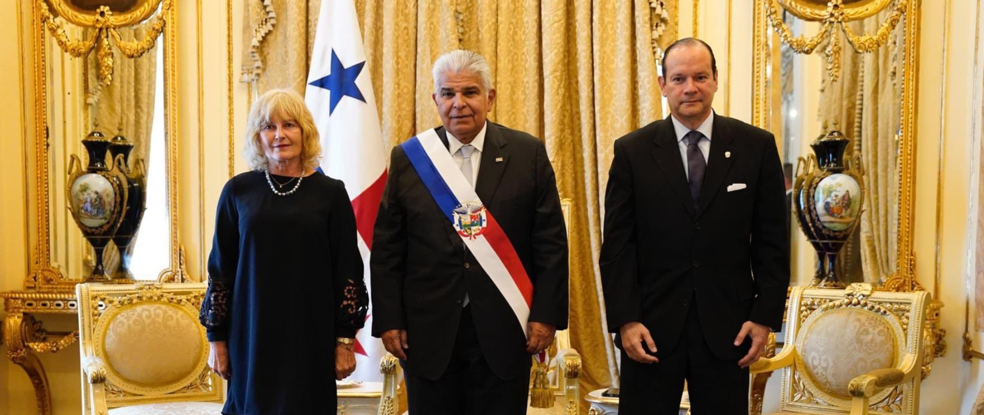 Foto_presentación_de_cartas_credenciales