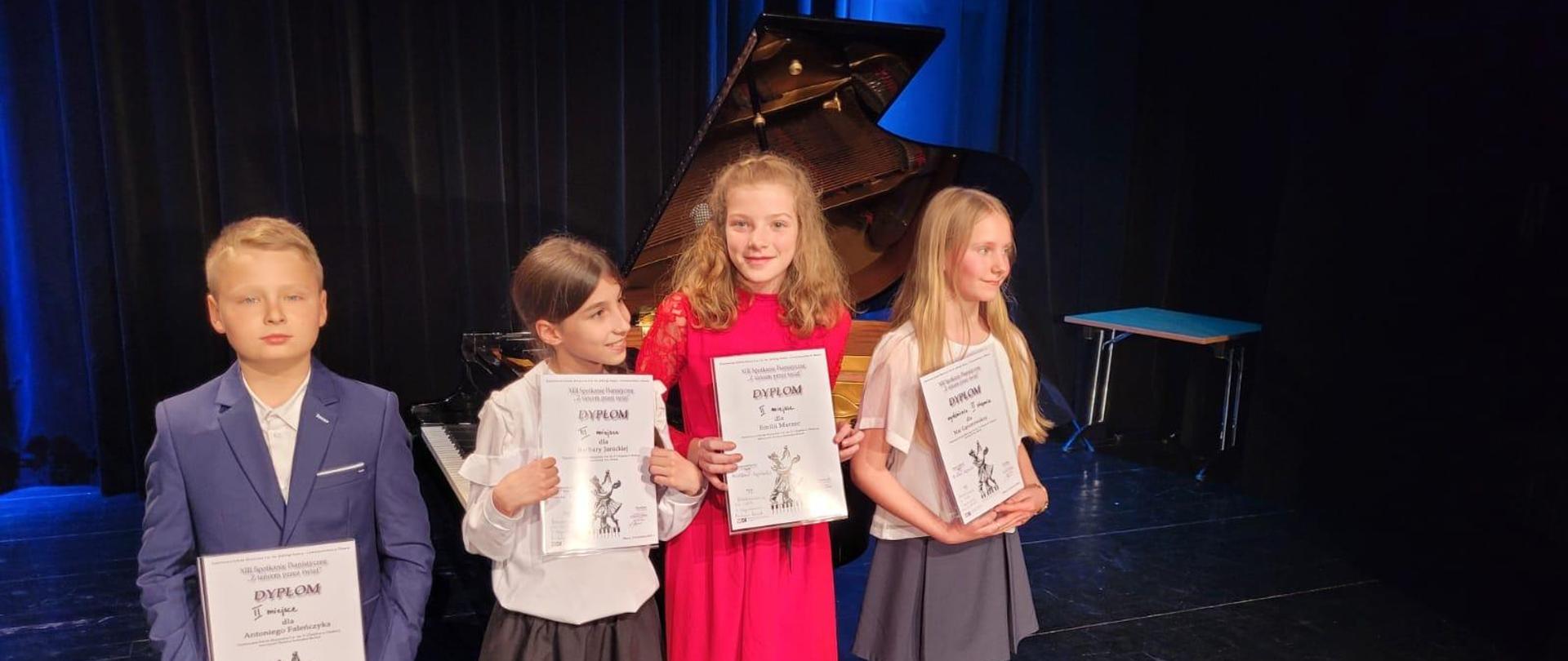 Spotkania Pianistyczne "Z tańcem przez świat"