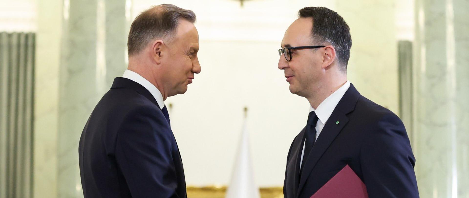 Prezydent Rzeczypospolitej Polskiej Andrzej Duda oraz minister infrastruktury Dariusz Klimczak