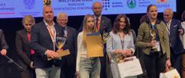 Radosław Wójcik i laureatki