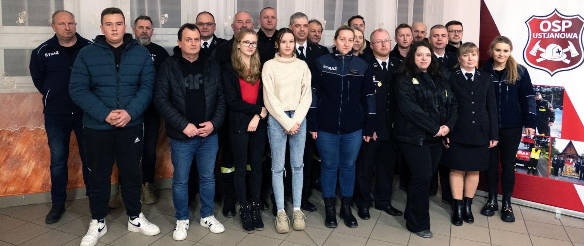 Zdjęcie przedstawia uczestników zebrania sprawozdawczego w jednostce OSP Ustjanowa.