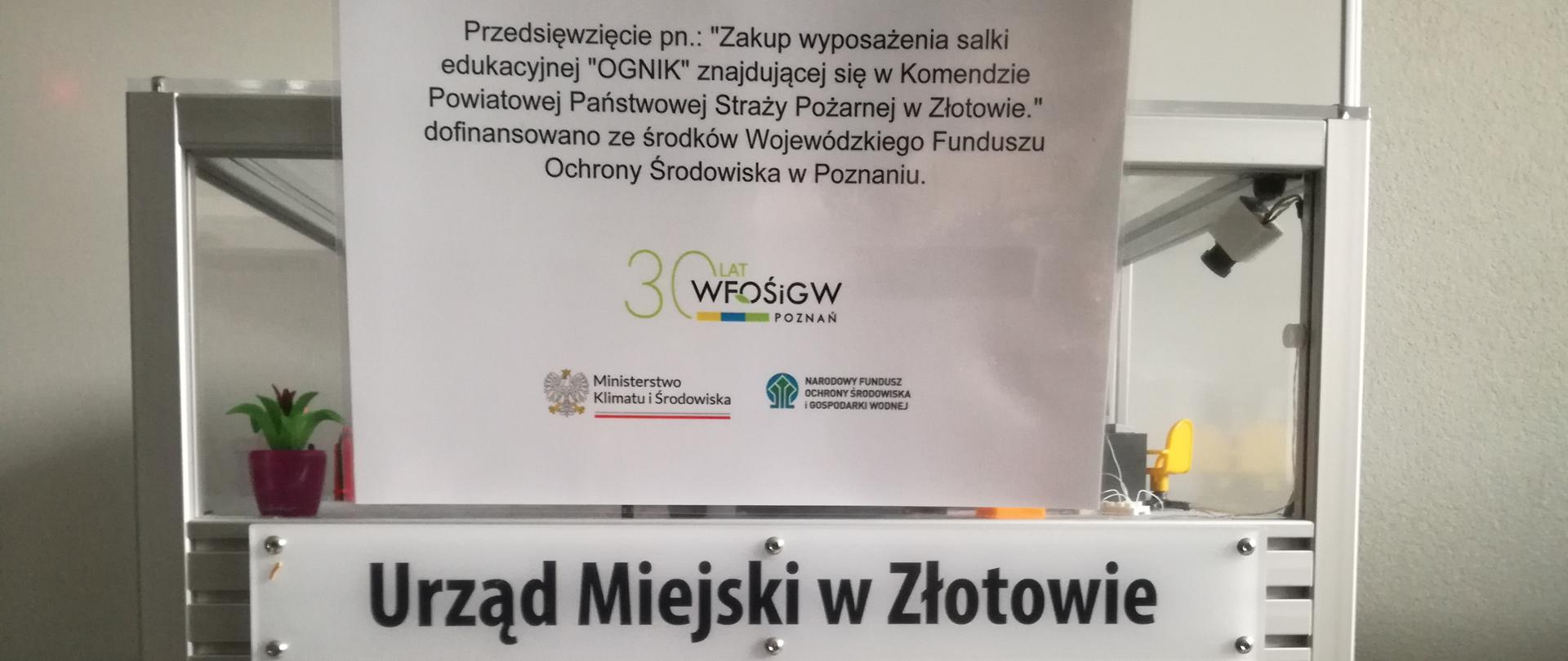 Domek symulujący budynek urzędu miasta