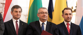 Minister A. Adamczyk z uczestnikami konferencji w Łańcucie