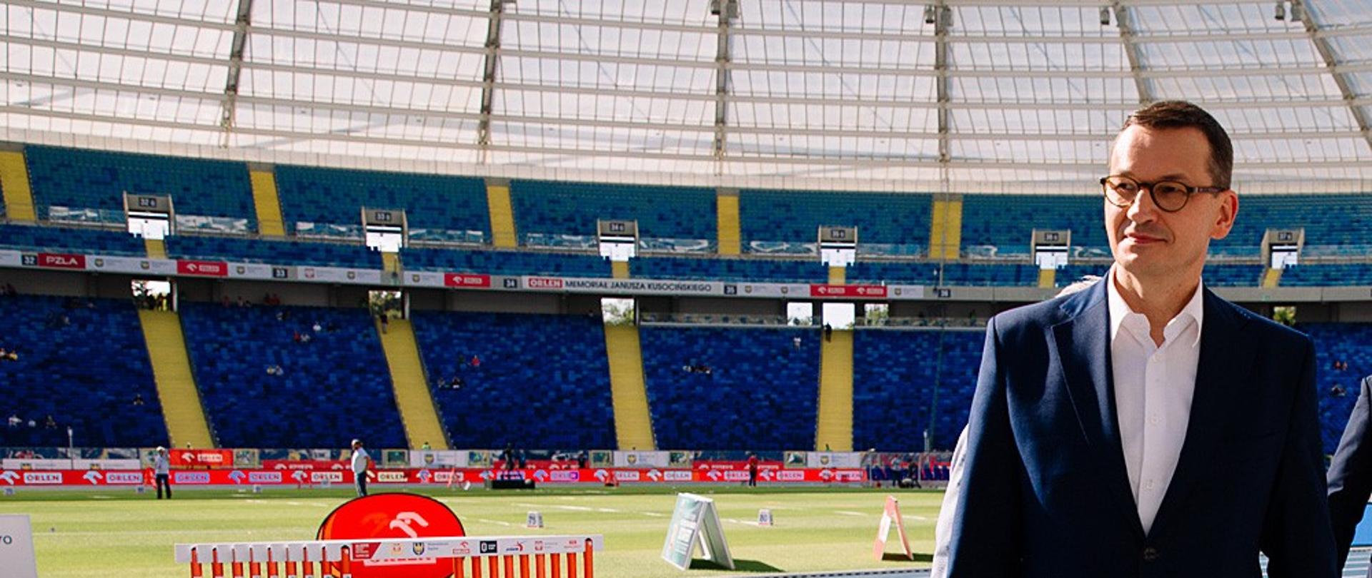 Premier na stadionie.