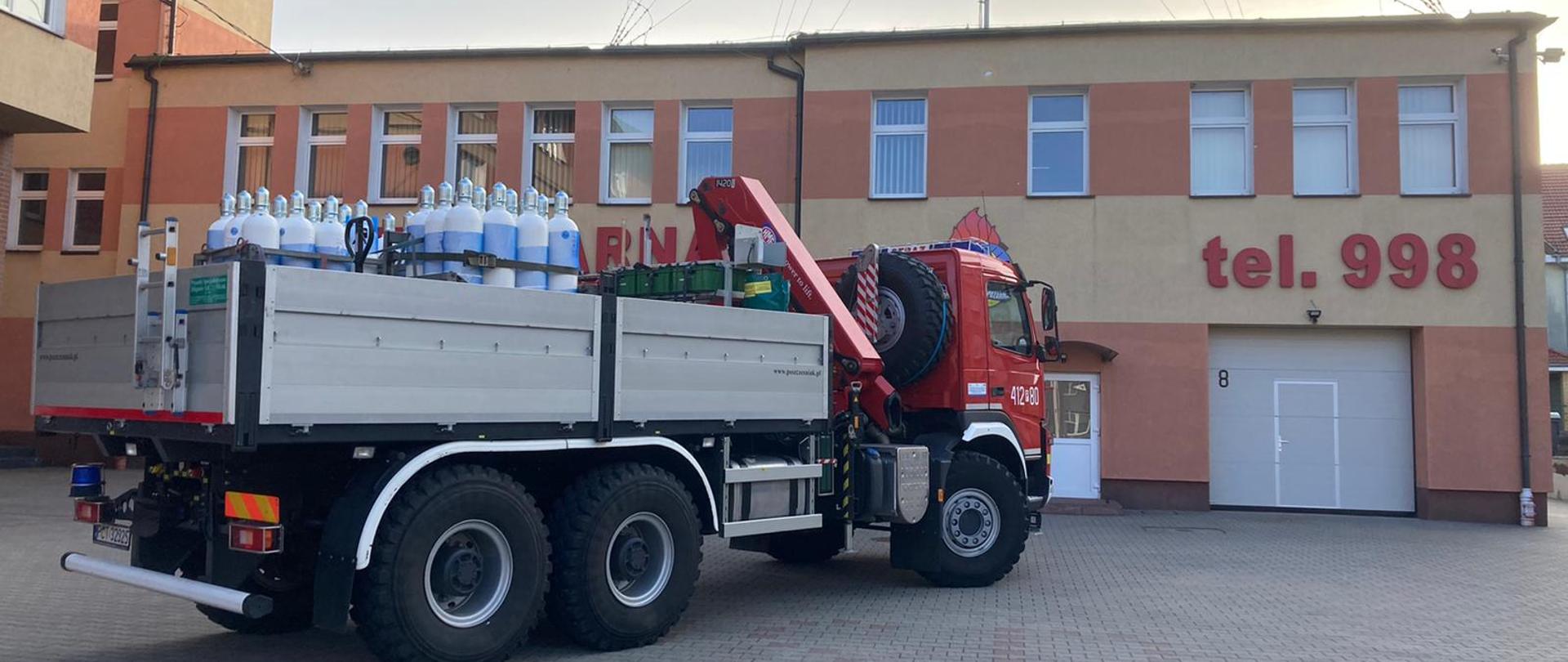 TRANSPORT BUTLI Z TLENEM MEDYCZNYM.