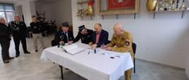 Uroczyste podpisanie porozumienia dotyczącego włączenia jednostki OSP Żabiny do krajowego systemu ratowniczo-gaśniczego