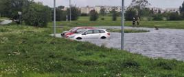 Zalany plac parkingowy