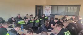 Dnia 22 kwietnia 2023 r. w Komendzie Powiatowej PSP w Obornikach odbyło się zakończenie Szkolenia podstawowego strażaka ratownika Ochotniczych Straży Pożarnych z terenu powiatu obornickiego.