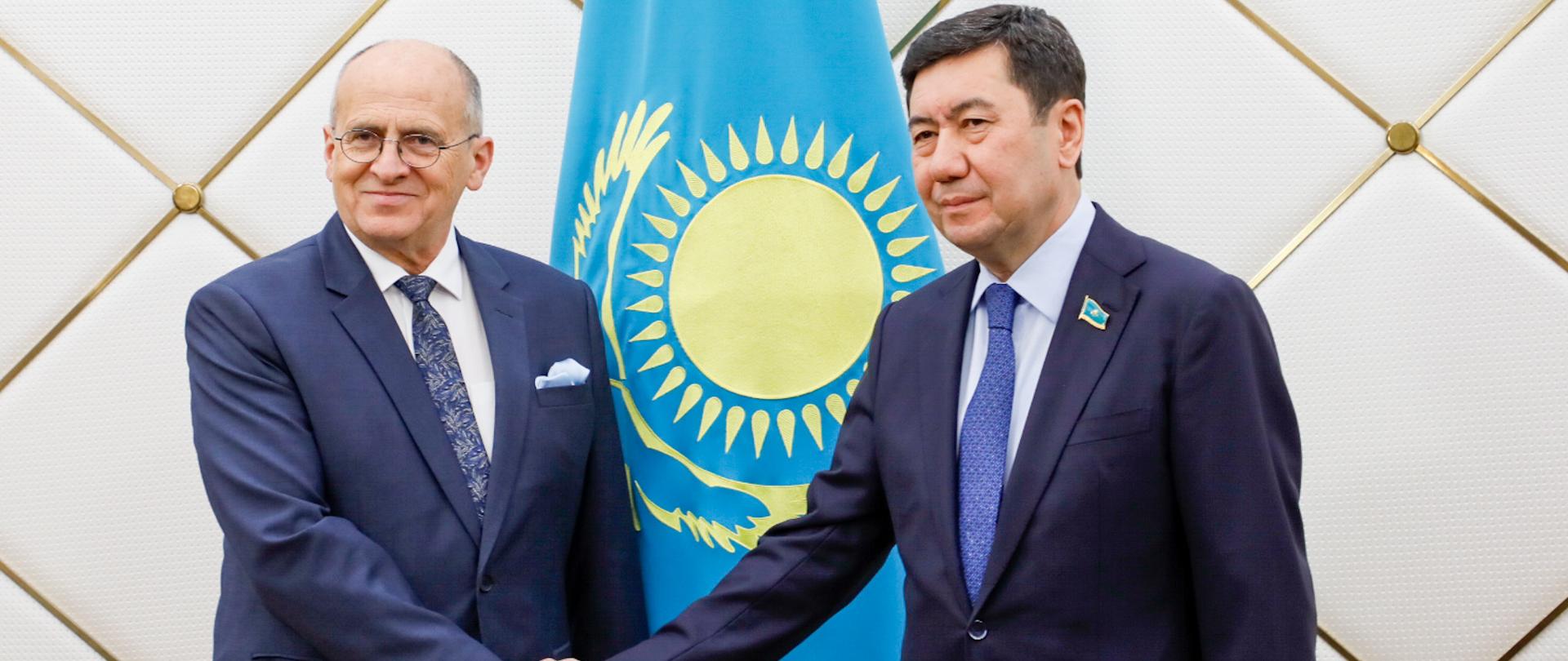 Spotkanie w Mażlisie Parlamentu RK 