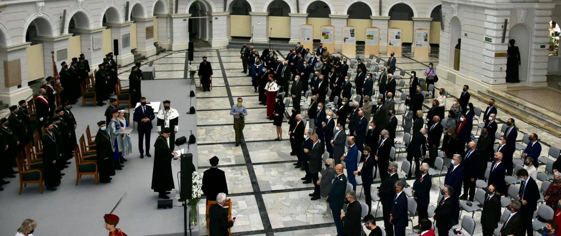 zdjęcie w planie ogólnym, aula Politechniki Warszawskiej