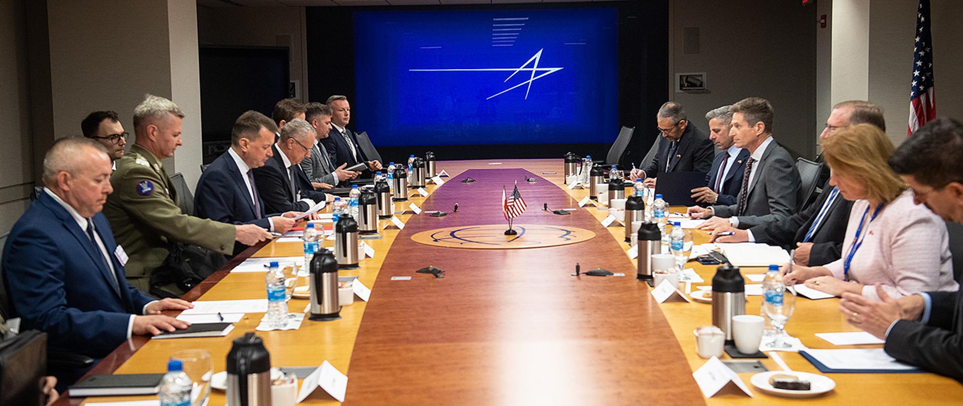 Rozmowy z kierownictwem amerykańskich firm zbrojeniowych