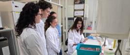 Praktykanci w Sekcji Mikrobiologii i Parazytologii PSSE w Kaliszu