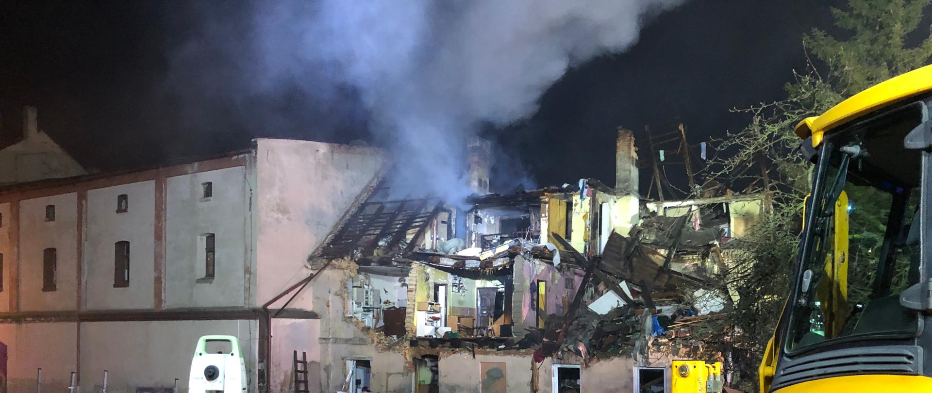 zawalenie się i pożar budynku wielorodzinnego w miejscowości Ścinawa