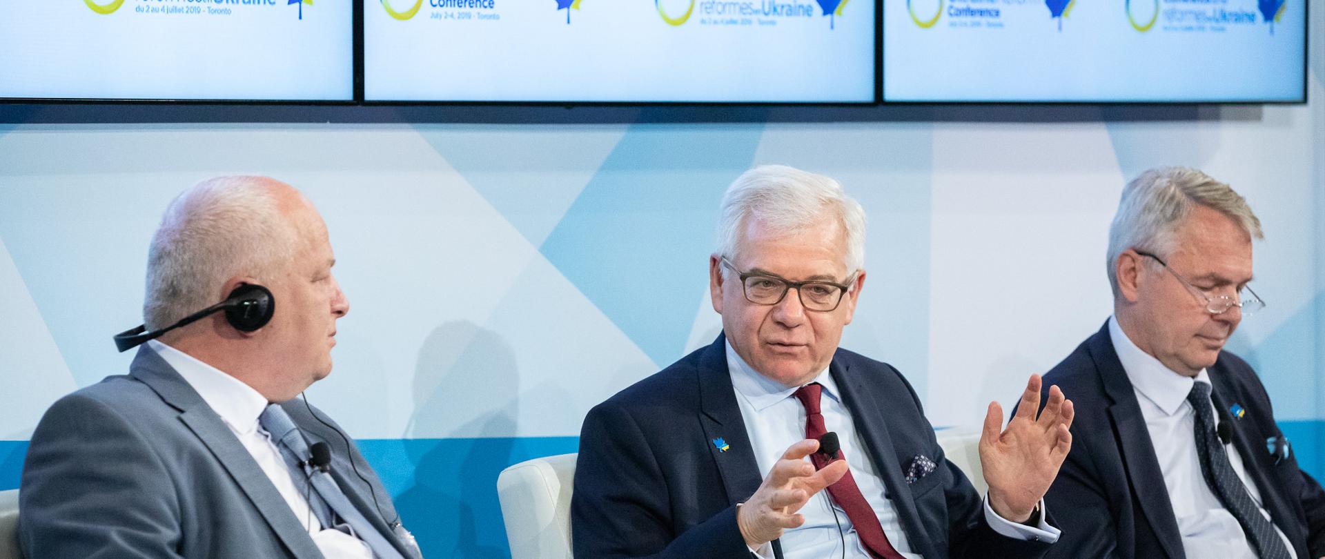 Minister Jacek Czaputowicz attends Ukraine conference in Canada