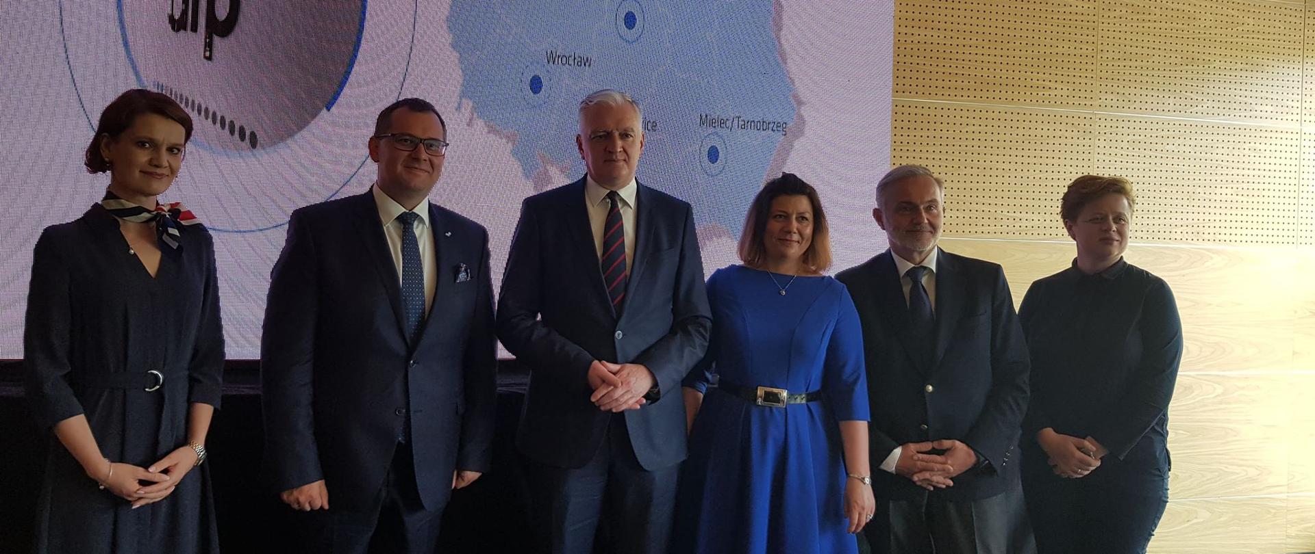 Na zdjęciu minister Gowin w otoczeniu kierownictwa ARP