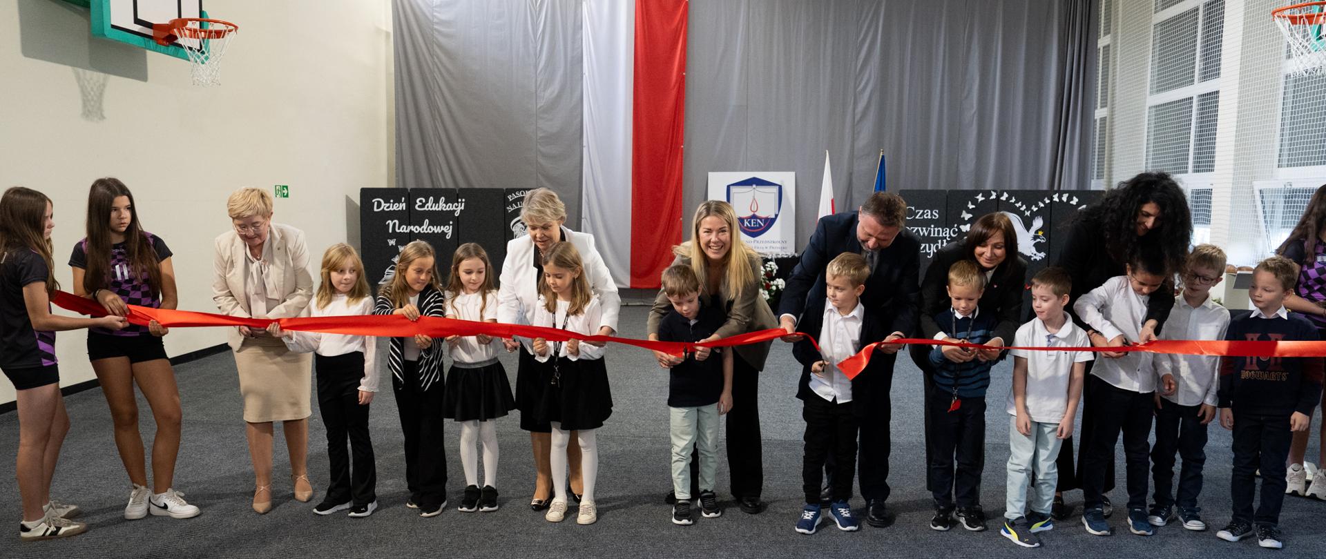 Otwarcie szkoły odbudowanej po powodzi szkoły w Bardzie