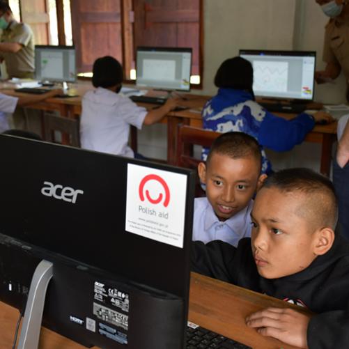 wyposażenie pracowni komputerowej