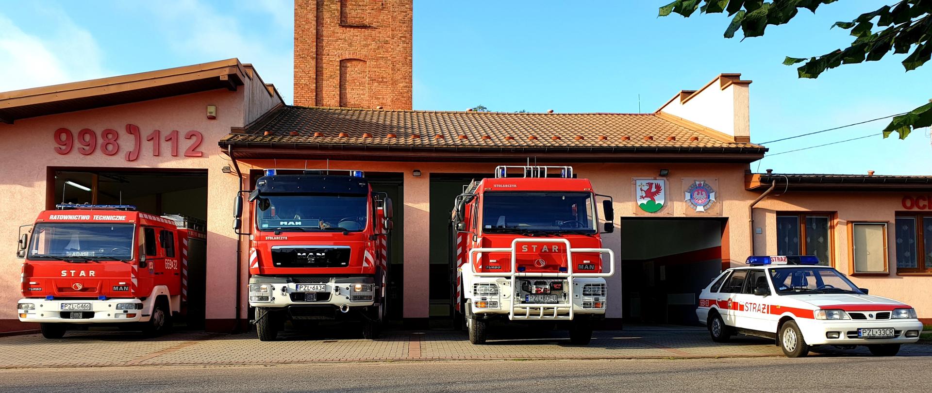 Widok remizy z pojazdami