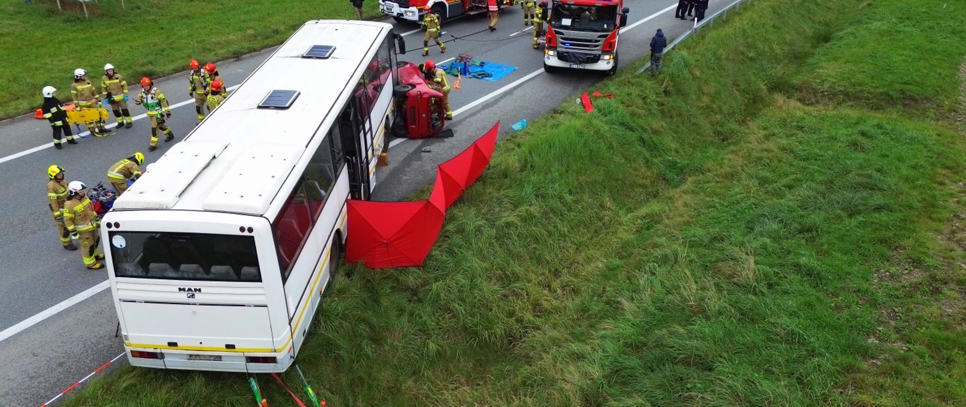 ĆWICZENIA KOMENDY POWIATOWEJ PSP W CIESZYNIE – WYPADEK MASOWY Z UDZIAŁEM AUTOKARU