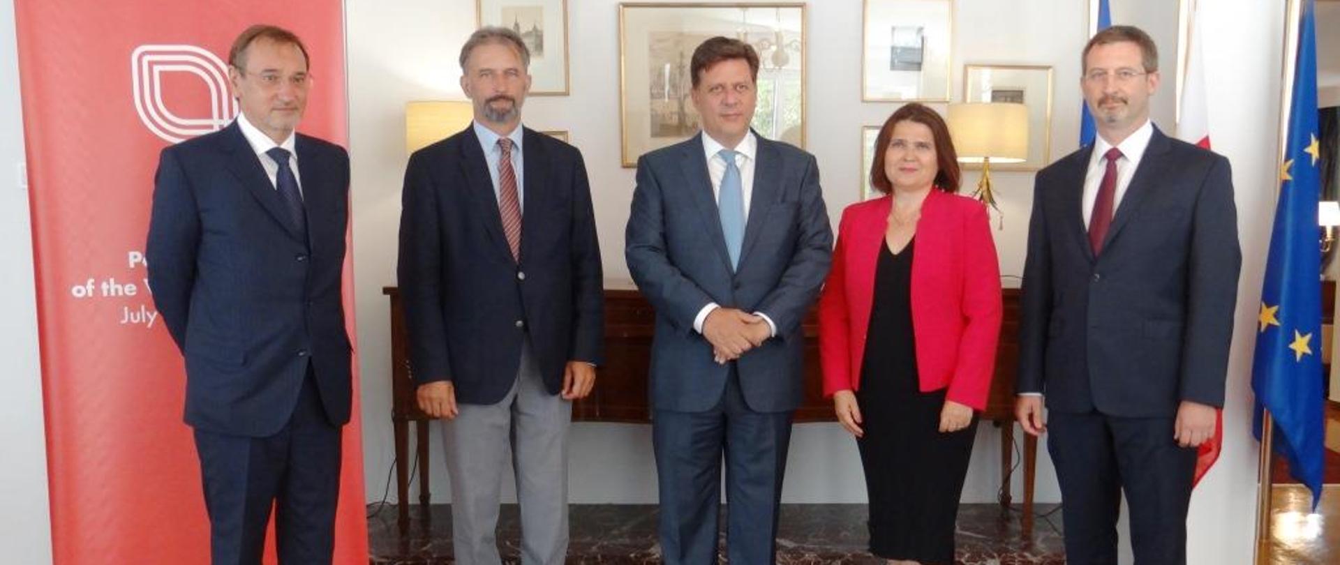 V4_ambassadors_meeting_with_min_Varvitsiotis_07072020_02