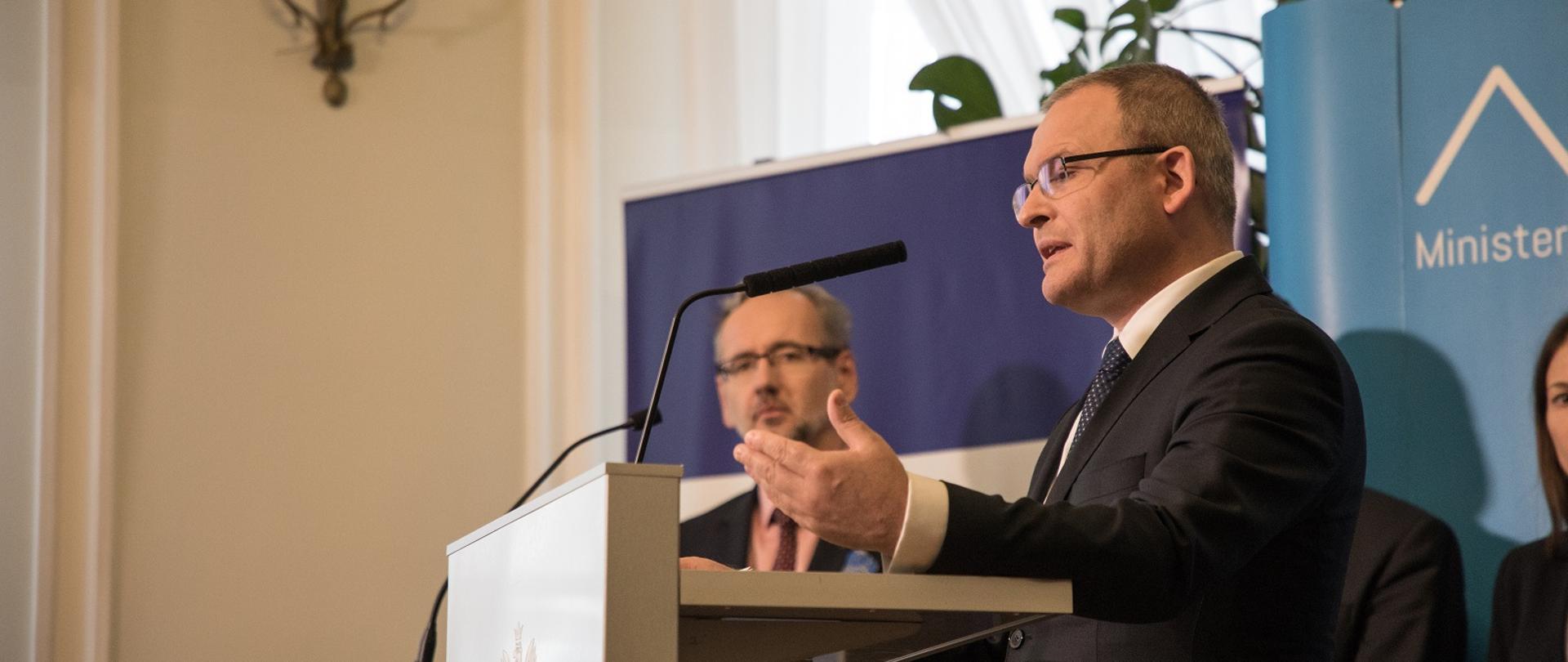 Listopadowa lista leków refundowanych – zmiany w leczeniu raka jelita grubego i stwardnienia rozsianego