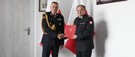 W siedzibie Komendy Wojewódzkiej Państwowej Straży Pożarnej w Gdańsku Pomorski Komendant Wojewódzki Państwowej Straży Pożarnej nadbryg. Piotr Socha wręczył akt powołania na stanowisko Zastępcy Komendanta Powiatowego Państwowej Straży Pożarnej w Człuchowie bryg. Henrykowi Koźlewiczowi. Od lewej: Pomorski Komendant Wojewódzki Państwowej Straży Pożarnej nadbryg. Piotr Socha, Zastępca Komendanta Powiatowego Państwowej Straży Pożarnej w Człuchowie bryg. Henryk Koźlewicz.