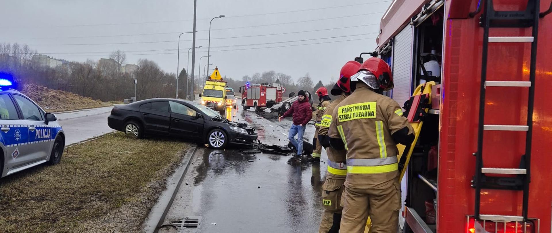 Zderzenie dwóch samochodów na Mazowieckiego w Koszalinie.