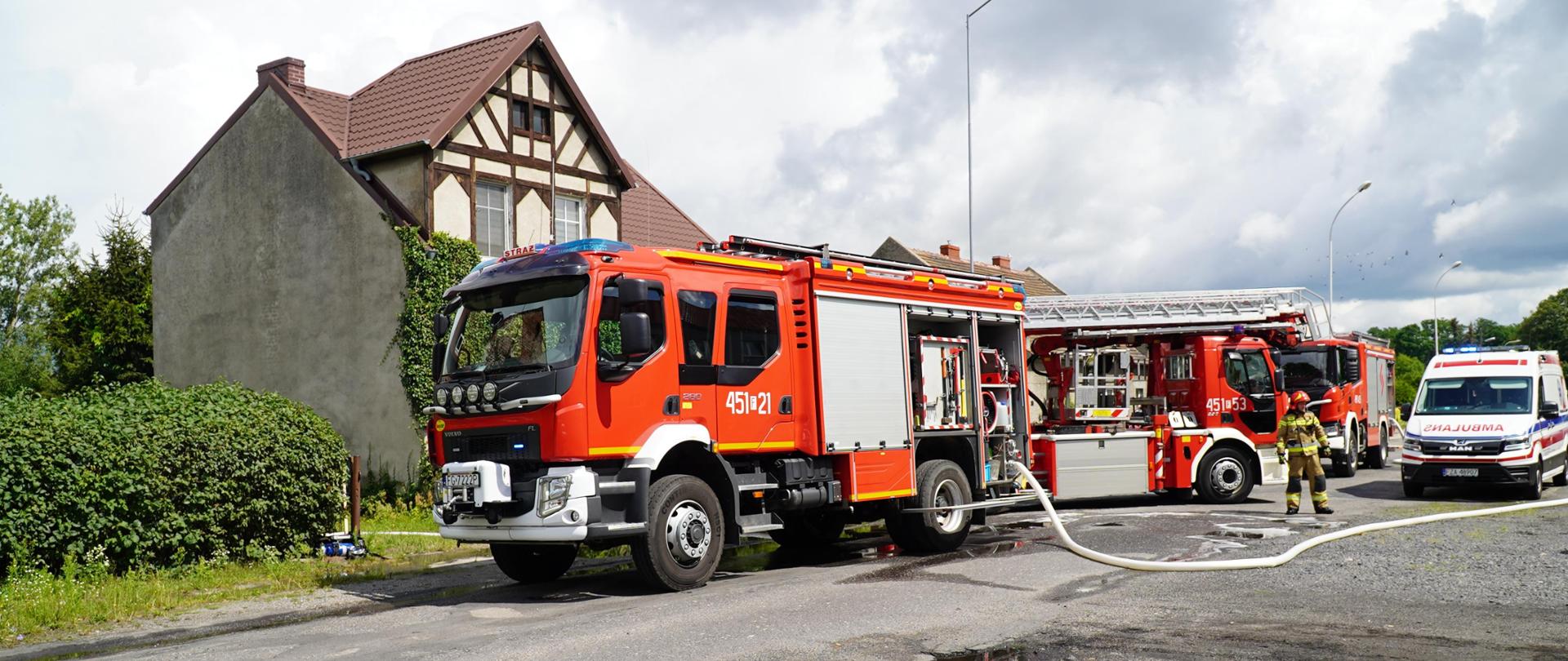 Auta gaśnicze na pożarze 