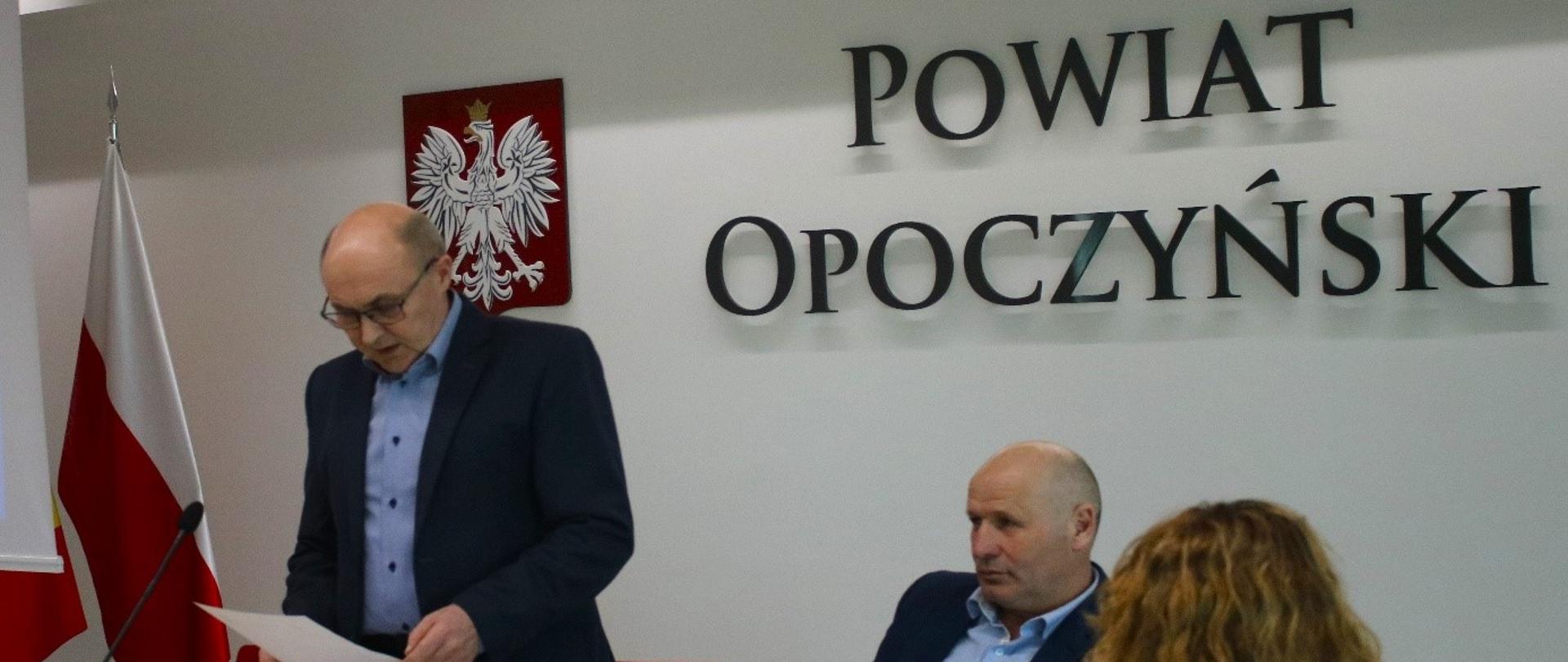 Otwarcie I Posiedzenia Izby Rolniczej Województwa Łódzkiego Powiatu Opoczyńskiego przez przewodniczącego Pana Mariana Kacprzaka, który wita wszystkich zebranych