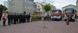 Uroczysty apel z okazji Dnia Strażaka i przekazania samochodów pożarniczych