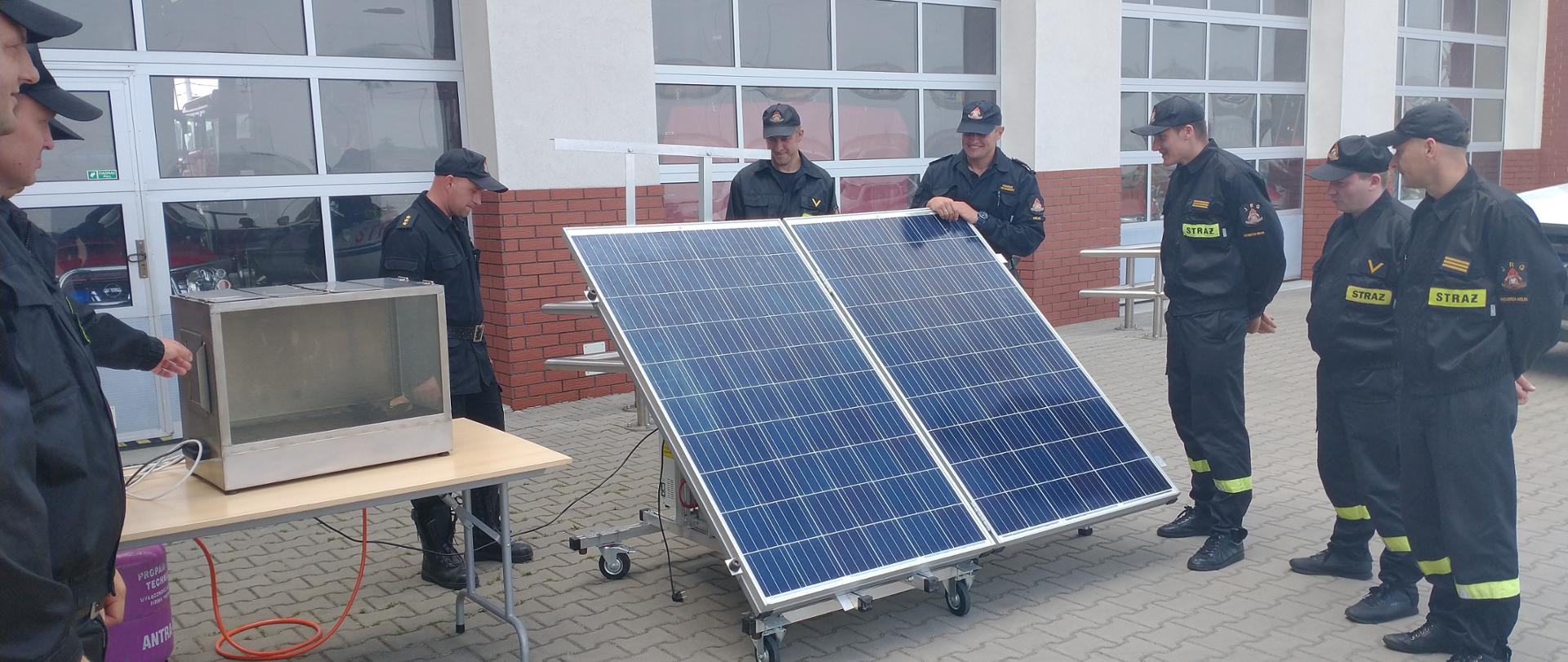 Szkolenie z wykorzystaniem trenażera fotowoltaicznego oraz akwarium Giselssona