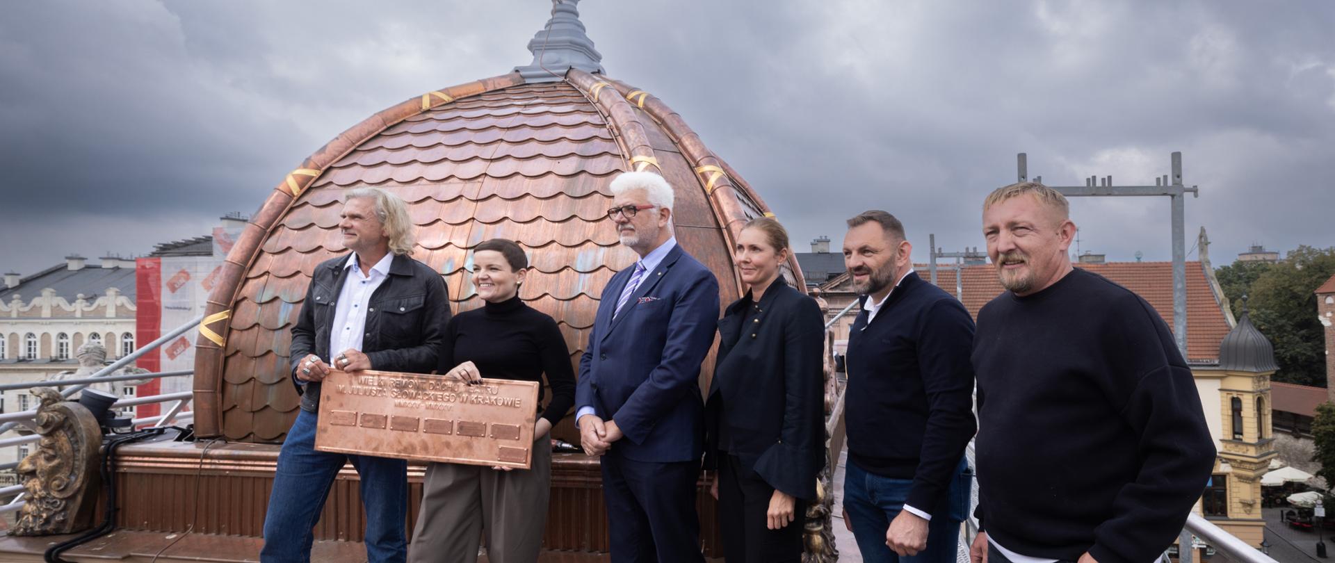 Dach Teatru Słowackiego odzyskał dawny blask. Ponad 20 mln zł z Funduszy Europejskich na modernizację Teatru, fot. Bartek Barczyk