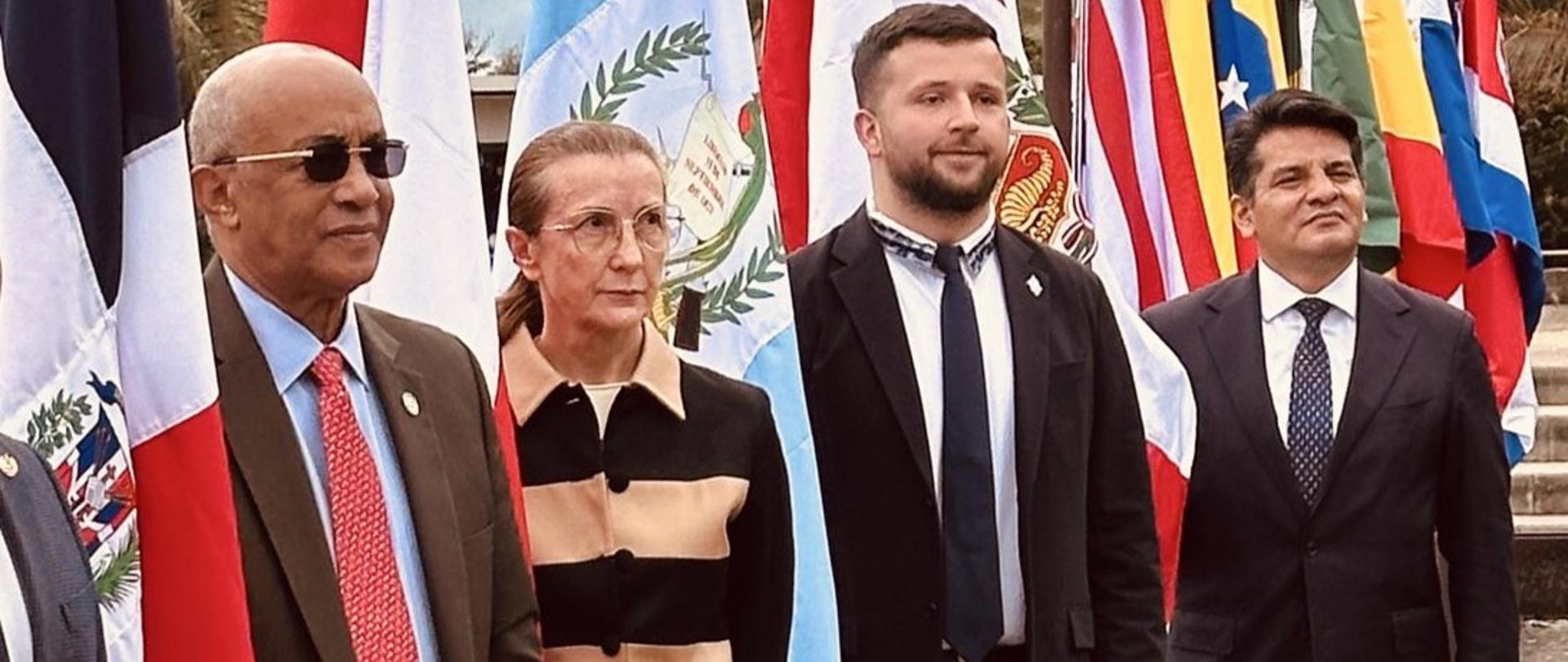 Inauguración Plaza de las Banderas