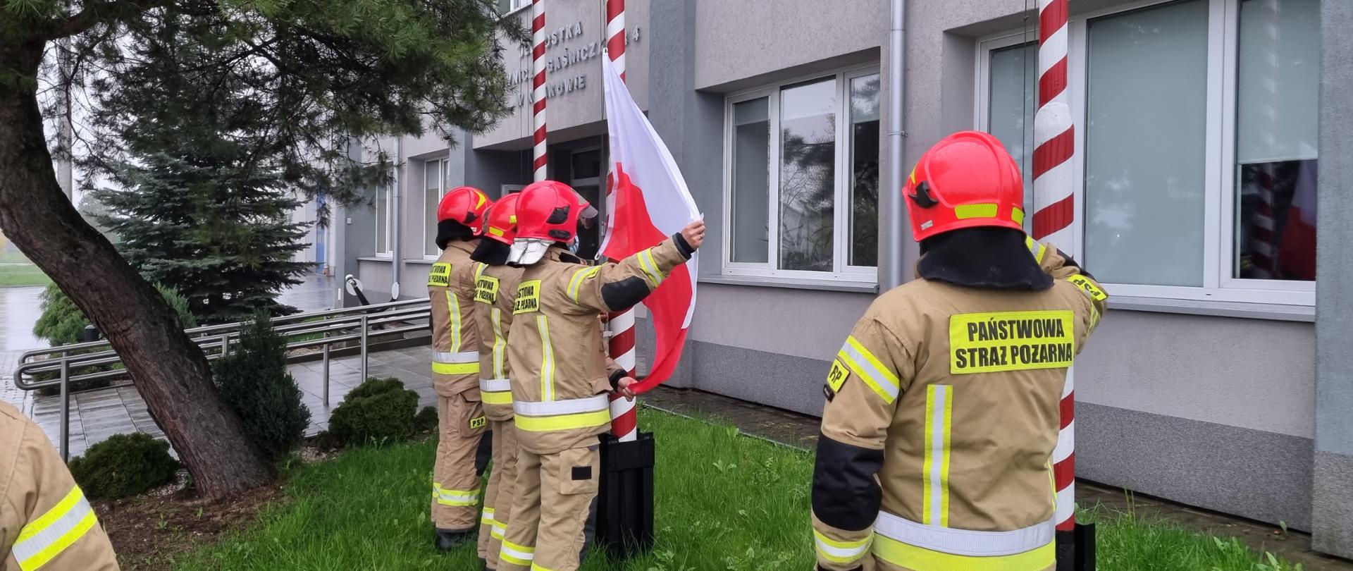 Uroczysta zmiana służby w JRG 