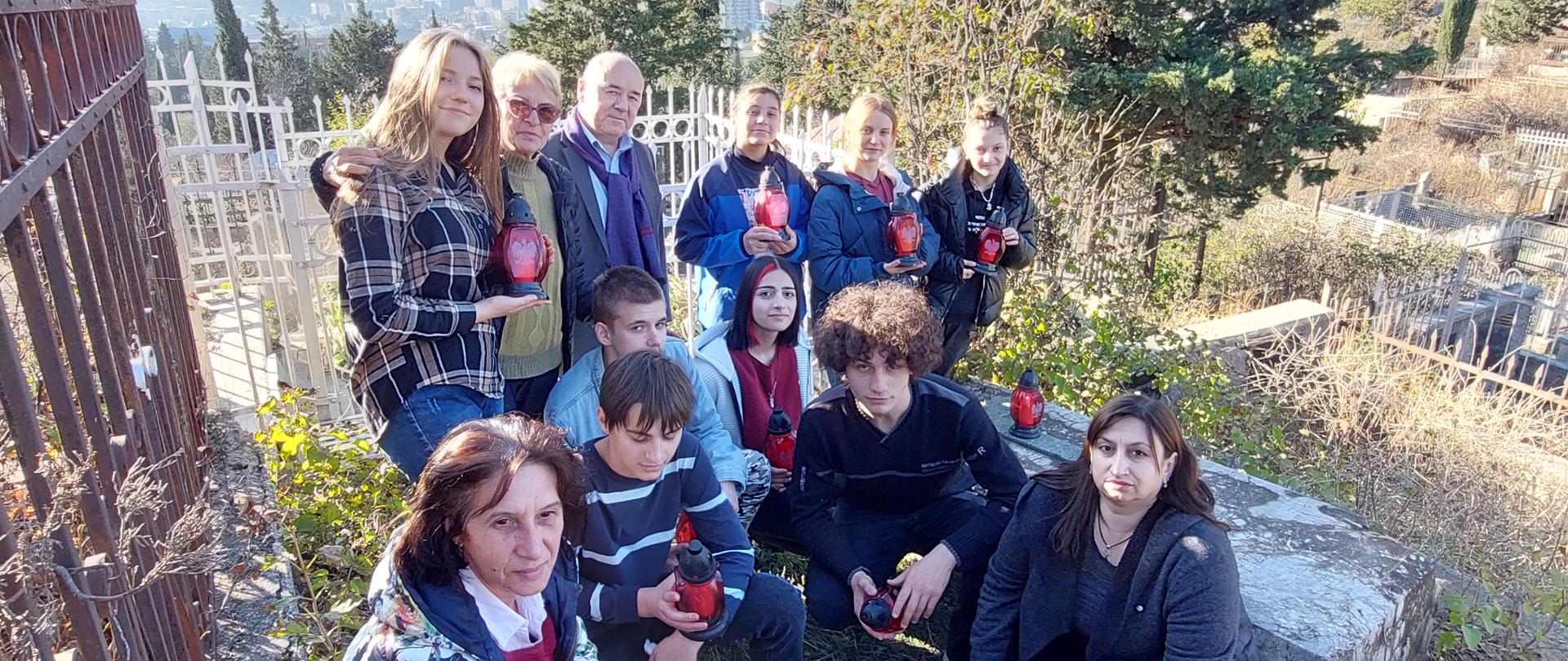 Wizyta na cmentarzu Kukia