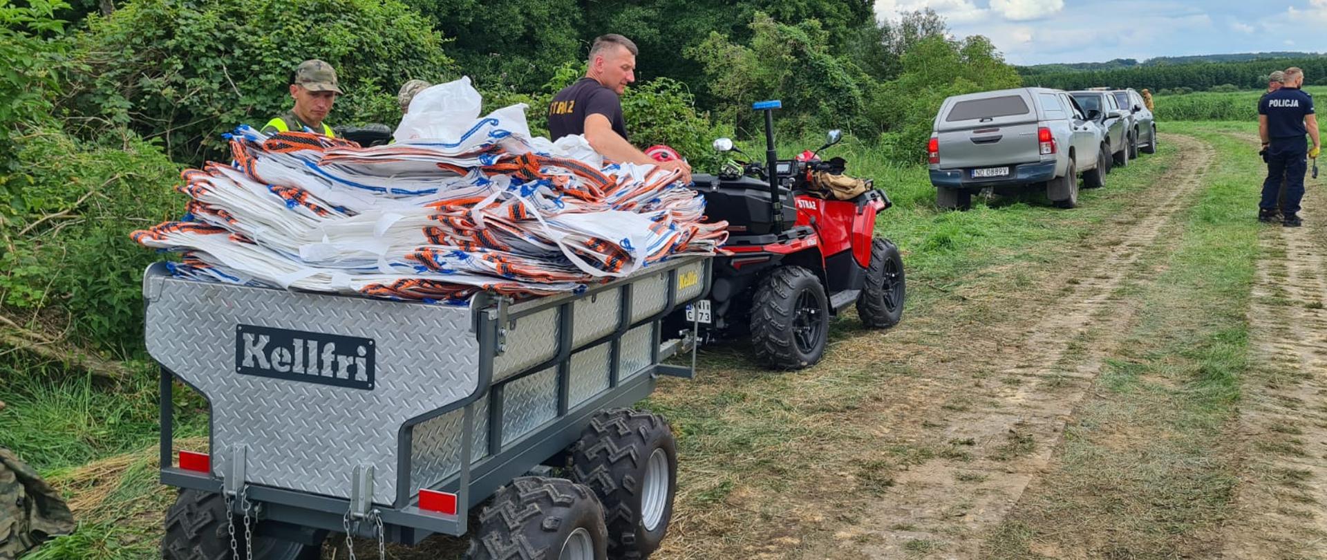 Akcja uszczelnienia wału przeciwpowodziowego na rzece Dzierzgoń