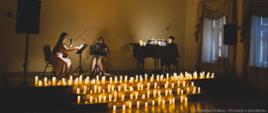 Candlelight Trio w składzie Julia Zarzecka – skrzypce, Wiktoria Ciemierkiewicz – altówka, oraz Artur Chrobak – fortepian; 21 lutego 2025 r.