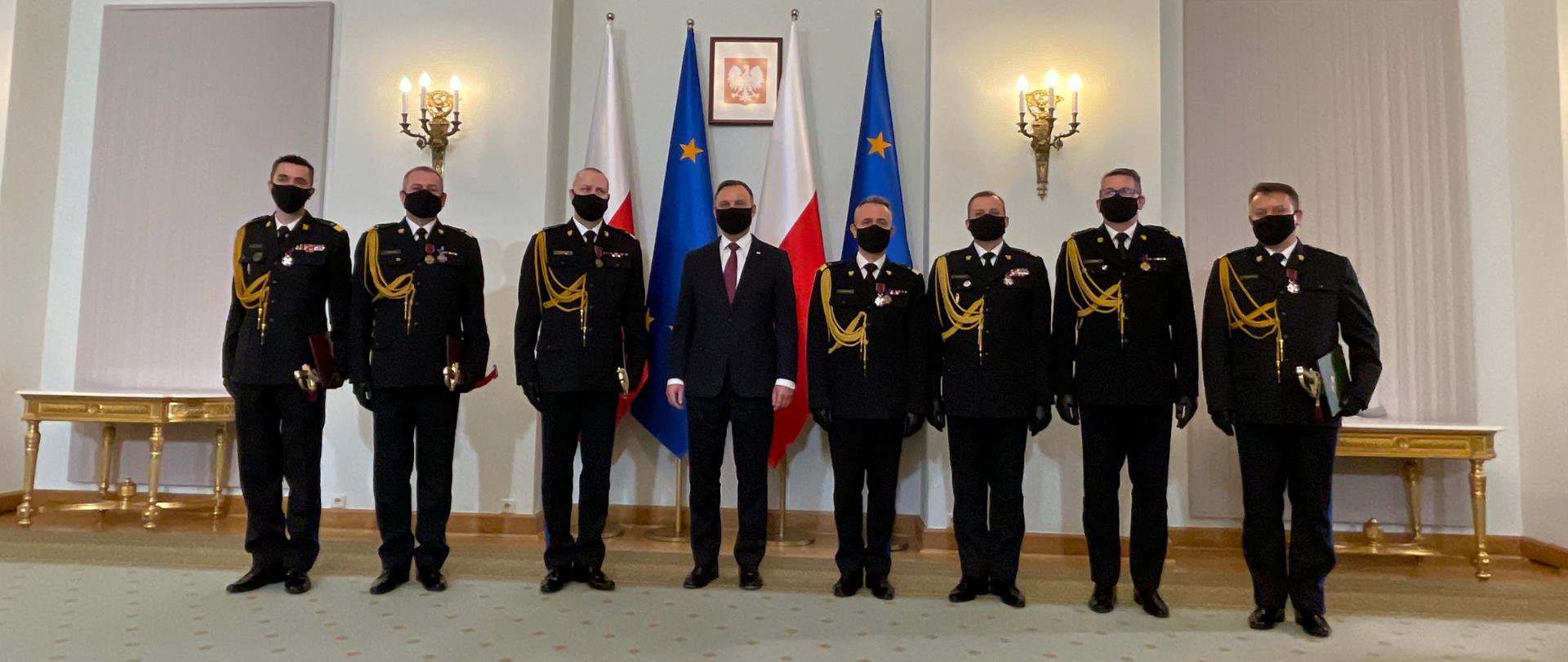 Prezydent RP z generałami PSP