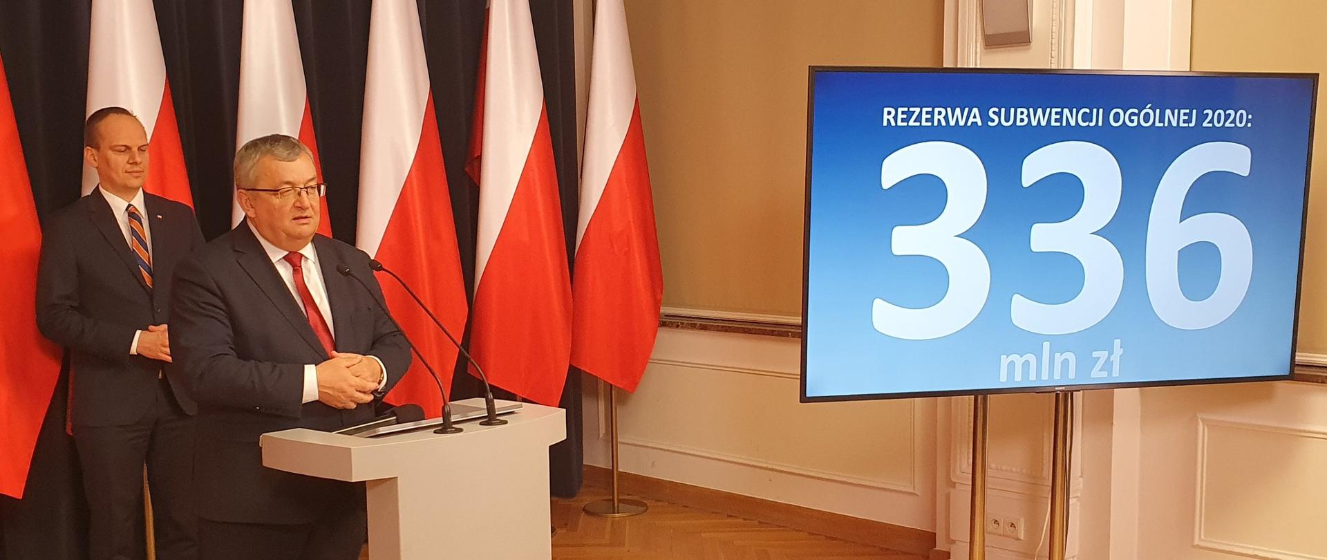 Minister infrastruktury Andrzej Adamczyk oraz wiceminister Rafał Weber poinformowali o podziale rezerwy subwencji ogólnej w 2020 roku