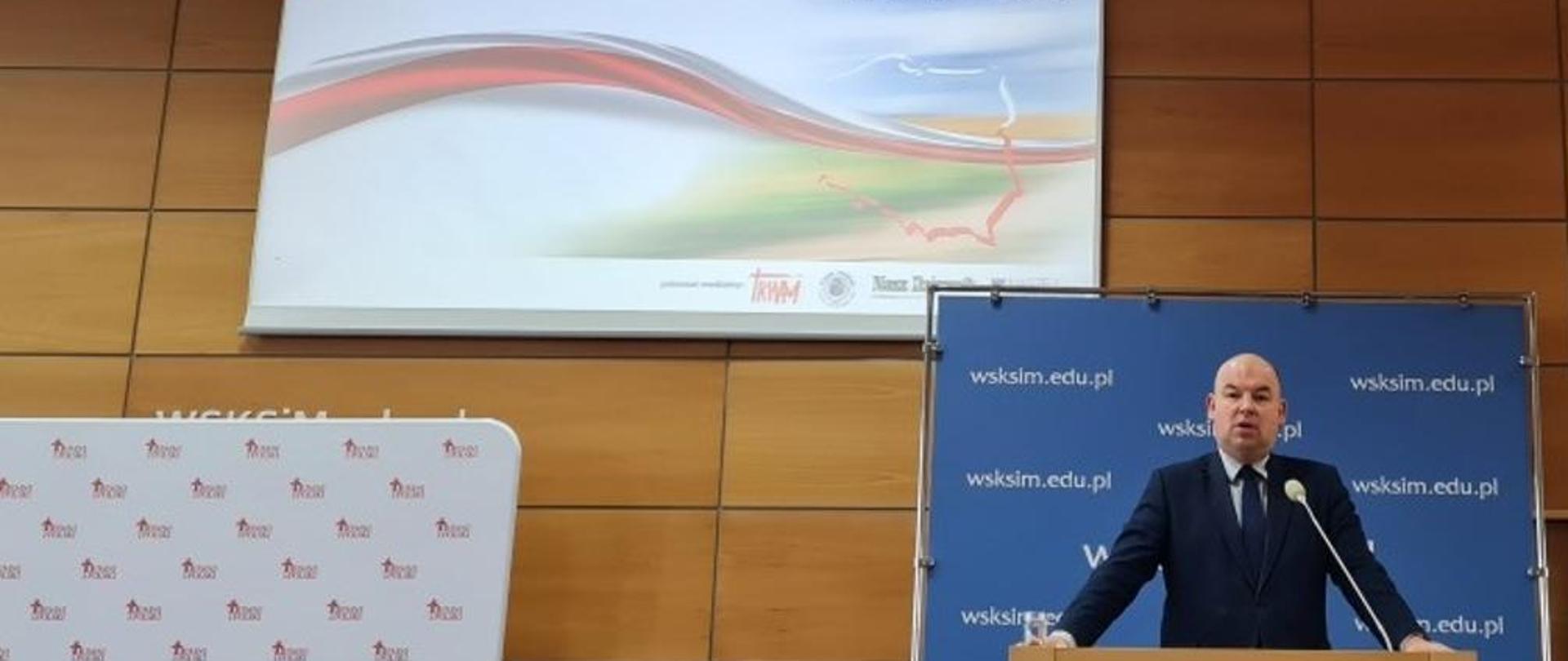 Minister Jan Dziedziczak podczas konferencji "Wyzwania pokoleniowe – dziedzictwo nestorów Polonii"